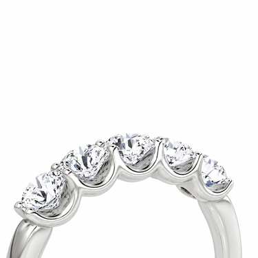 Just Brilliant Five Stone Diamond Band, Original version with Round Brilliant diamonds in 18K white gold, detail view. #jb-five-stone_original_round-brilliant_18k-white-gold_detail