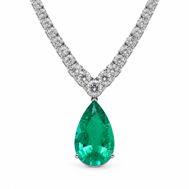 Larme d’Émeraude Necklace in 18K white gold by Just Brilliant — Pendant close-up