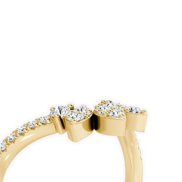 Just Brilliant petal crown band in 18K Yellow Gold, detail view.