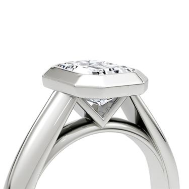 Just Brilliant Sculpture Bezel Ring, Emerald, 18K White Gold, detail view.