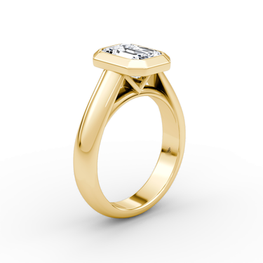 Just Brilliant Sculpture Bezel Ring, Emerald, 18K Yellow Gold, upright view.