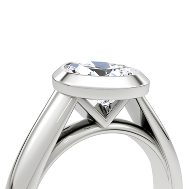 Just Brilliant Sculpture Bezel Ring, Pear, 18K White Gold, detail view.