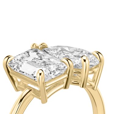 Just Brilliant Toi et Moi Diamond Ring — Plain / Emerald + Pear — 18K Yellow Gold — detail view