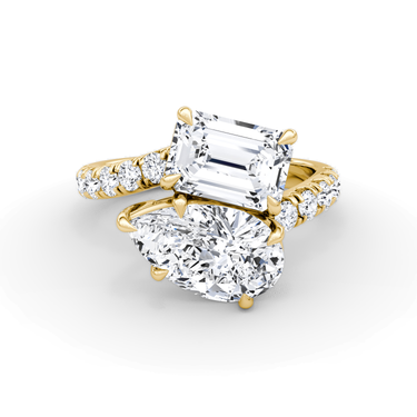 Just Brilliant Toi et Moi Bypass ring, pavé band, emerald and pear diamonds, yellow gold, front view