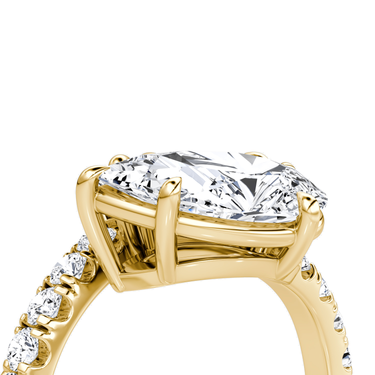 Just Brilliant Toi et Moi Bypass ring, pavé band, emerald and pear diamonds, yellow gold, oblique2 view