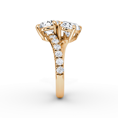 Just Brilliant Toi et Moi Bypass ring, pavé round brilliant and oval, 18K Rose Gold, side view