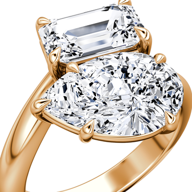 Just Brilliant Toi et Moi Bypass ring, plain band, emerald and pear diamonds, 18K Rose Gold, detail view