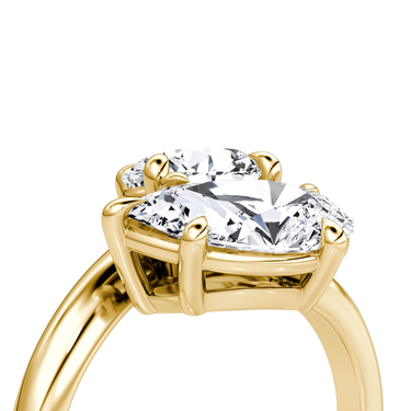 Just Brilliant Toi et Moi Bypass ring, plain band, round brilliant and pear diamonds, 18K Yellow Gold, oblique2 view