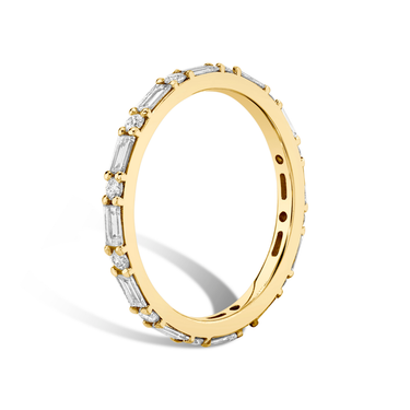 Just Brilliant Alternating Shapes Band in 18K Yellow Gold, oblique view.