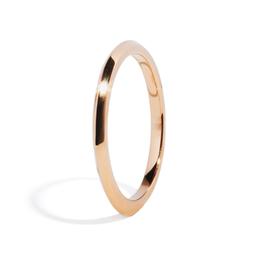 Just Brilliant Knife Edge Wedding Band, 18K Rose Gold, upright view, unengraved