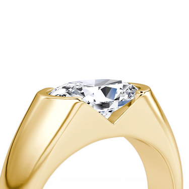 Just Brilliant Statement Signet Ring — Oval — 18K Yellow Gold — detail view